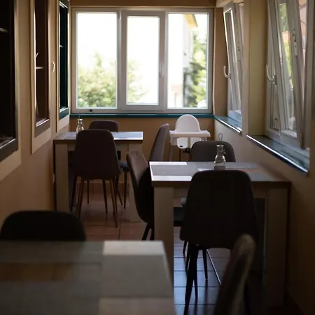 Bed & Breakfast Turul Panzio & Kult Terasz Konyha *